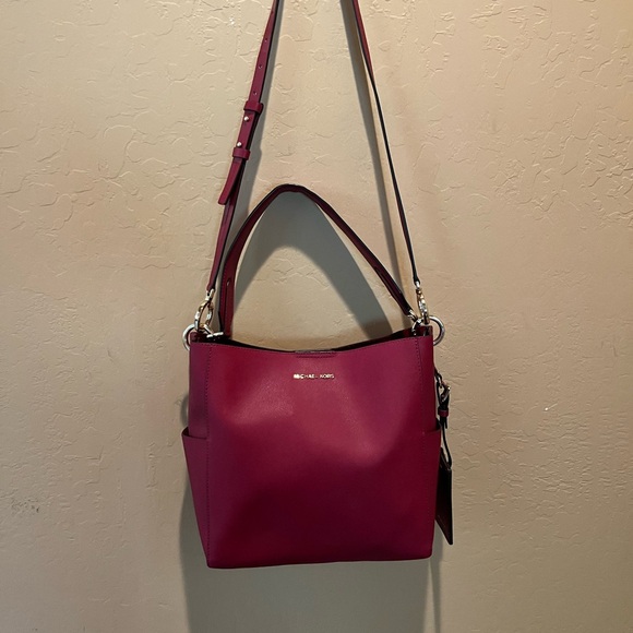 Micheal Kors Smooth Leather Gloria Bag - Picture 10 of 15